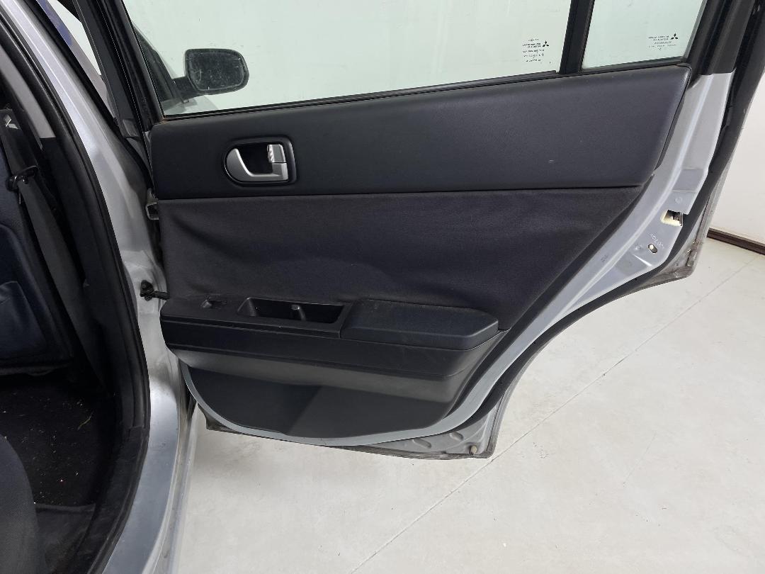 Photo '19' of Mitsubishi 380