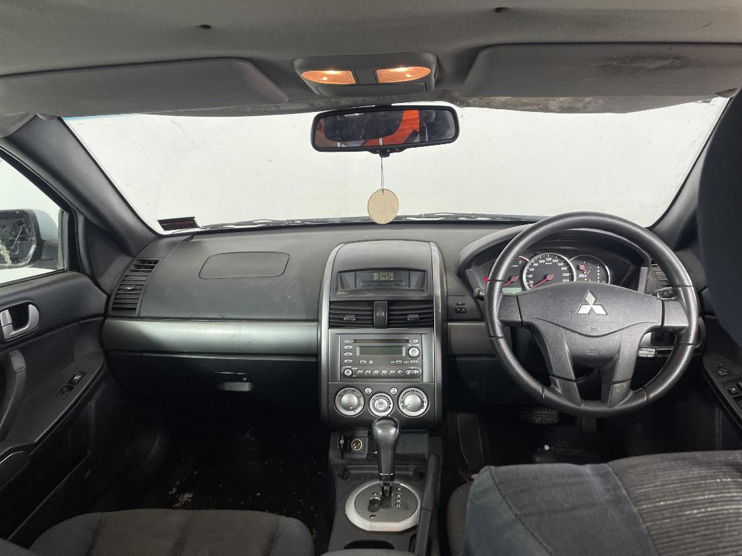 Photo '17' of Mitsubishi 380