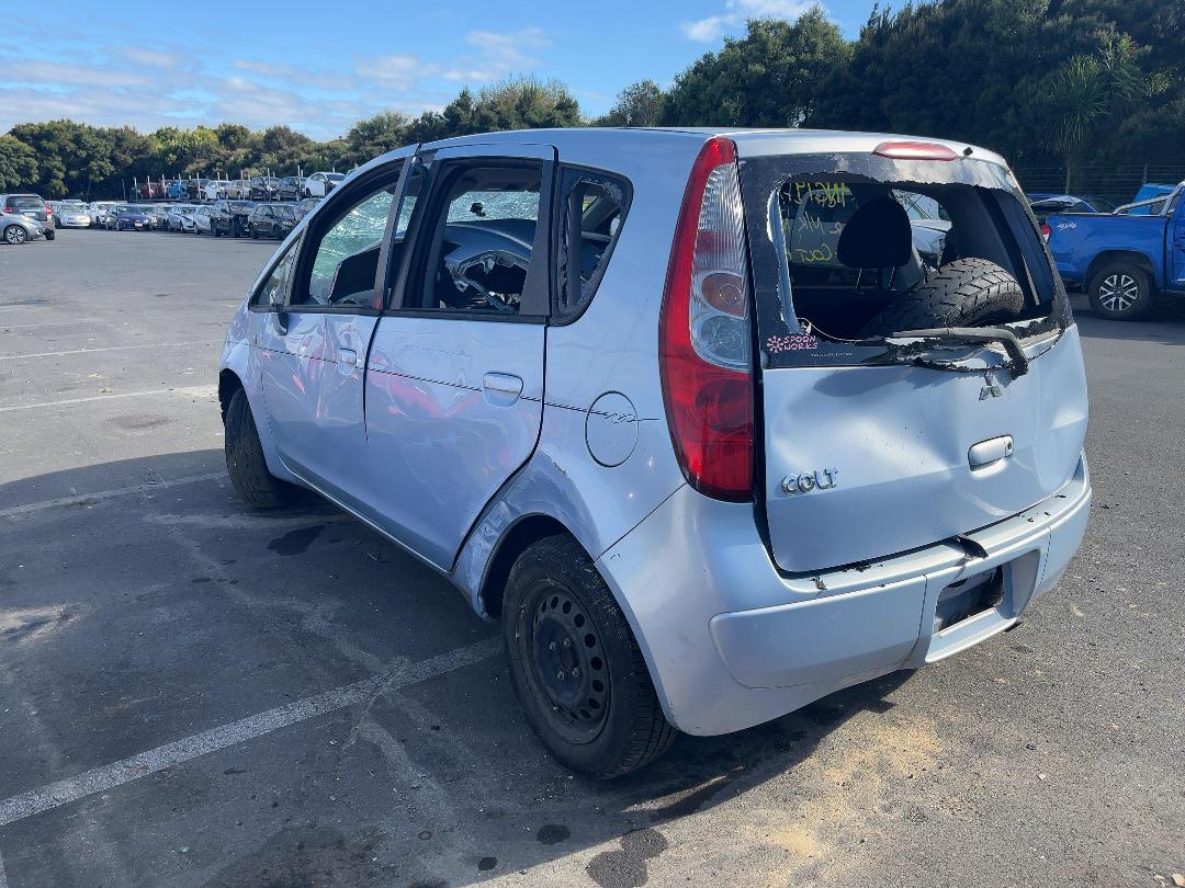 Photo '4' of Mitsubishi Colt