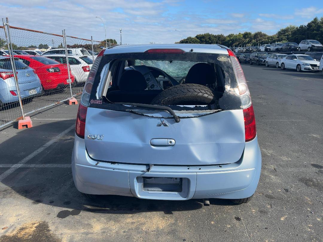 Photo '5' of Mitsubishi Colt