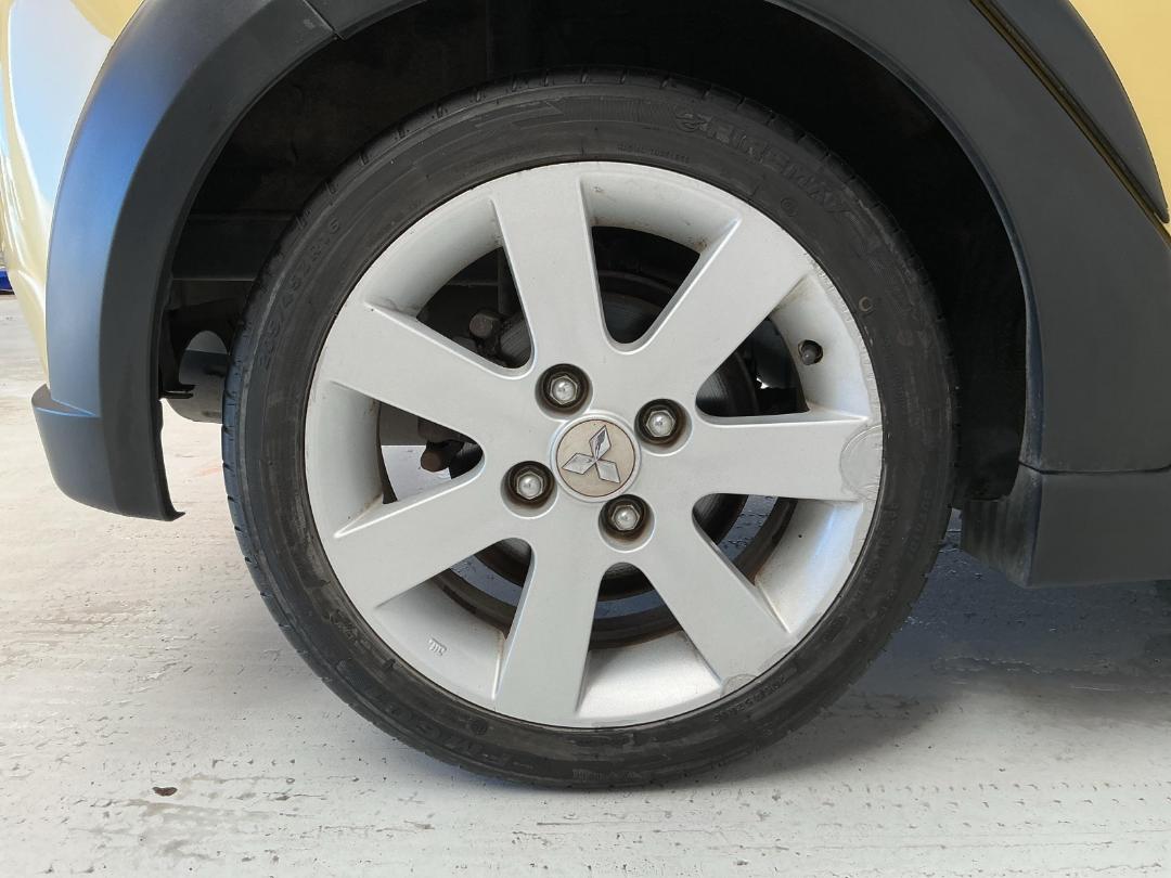 Photo '12' of Mitsubishi Colt