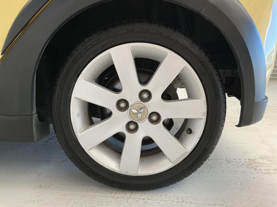 Photo '11' of Mitsubishi Colt