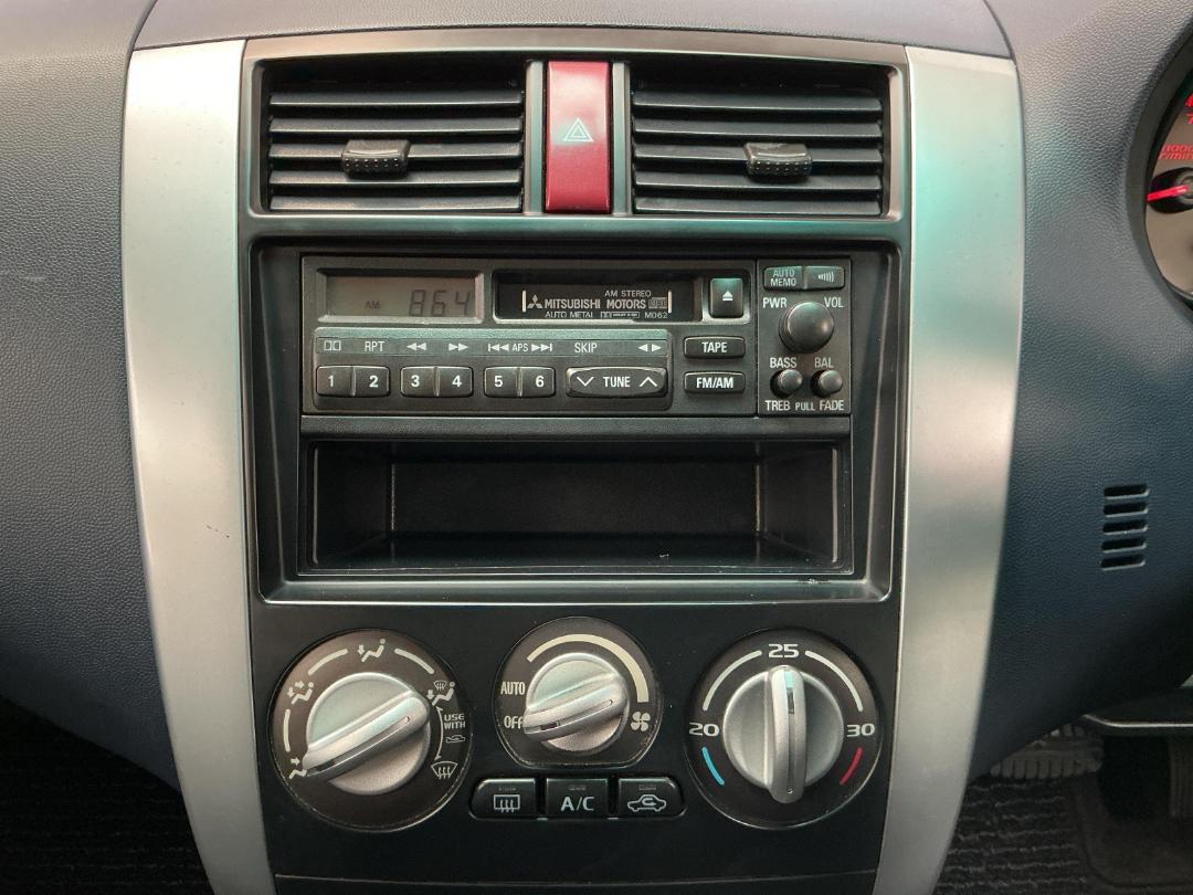 Photo '18' of Mitsubishi Colt