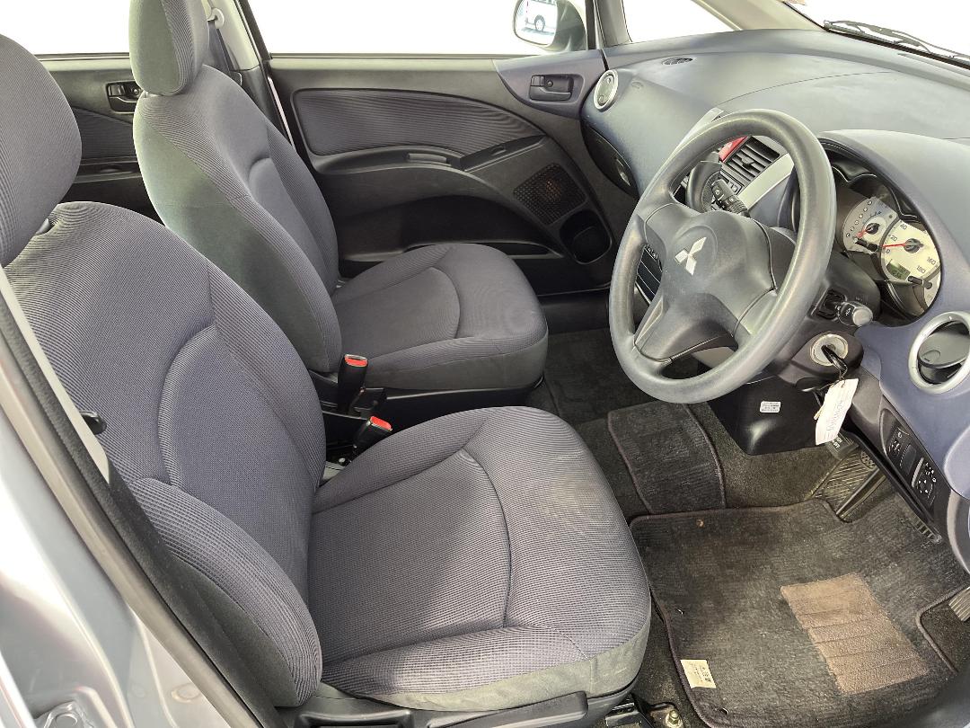 Photo '16' of Mitsubishi Colt