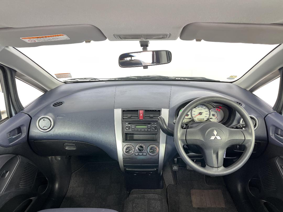 Photo '17' of Mitsubishi Colt