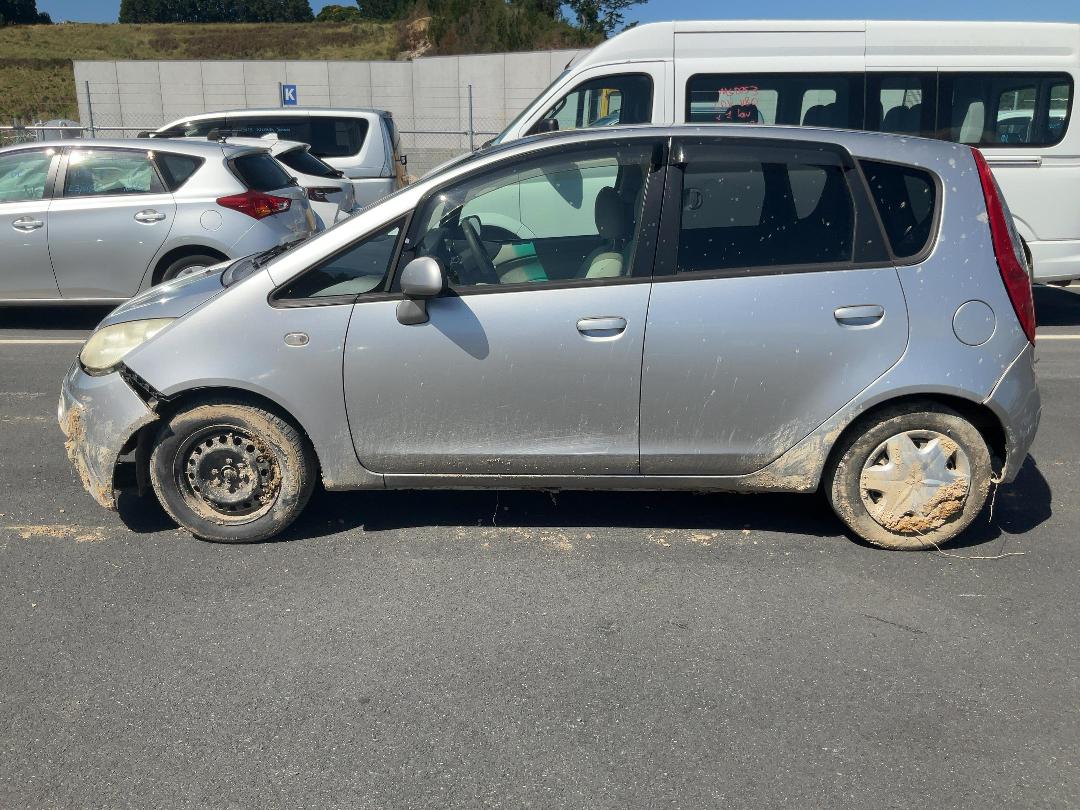 Photo '8' of Mitsubishi Colt Photo '8' of Mitsubishi Colt