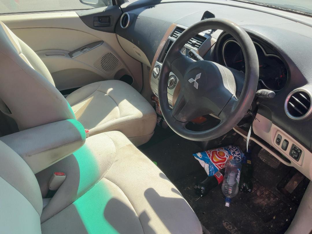 Photo '18' of Mitsubishi Colt Photo '18' of Mitsubishi Colt