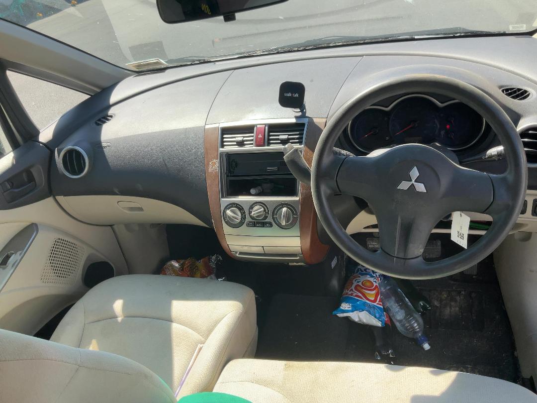 Photo '19' of Mitsubishi Colt Photo '19' of Mitsubishi Colt