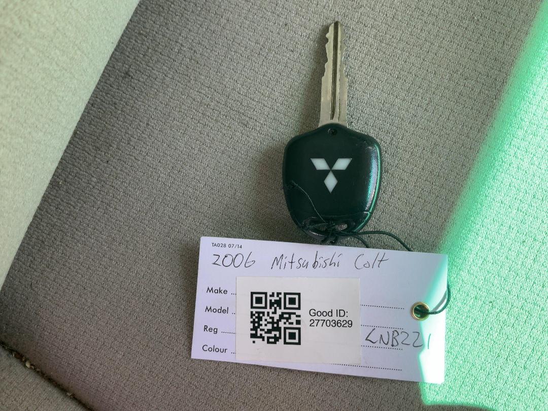 Photo '28' of Mitsubishi Colt Photo '28' of Mitsubishi Colt