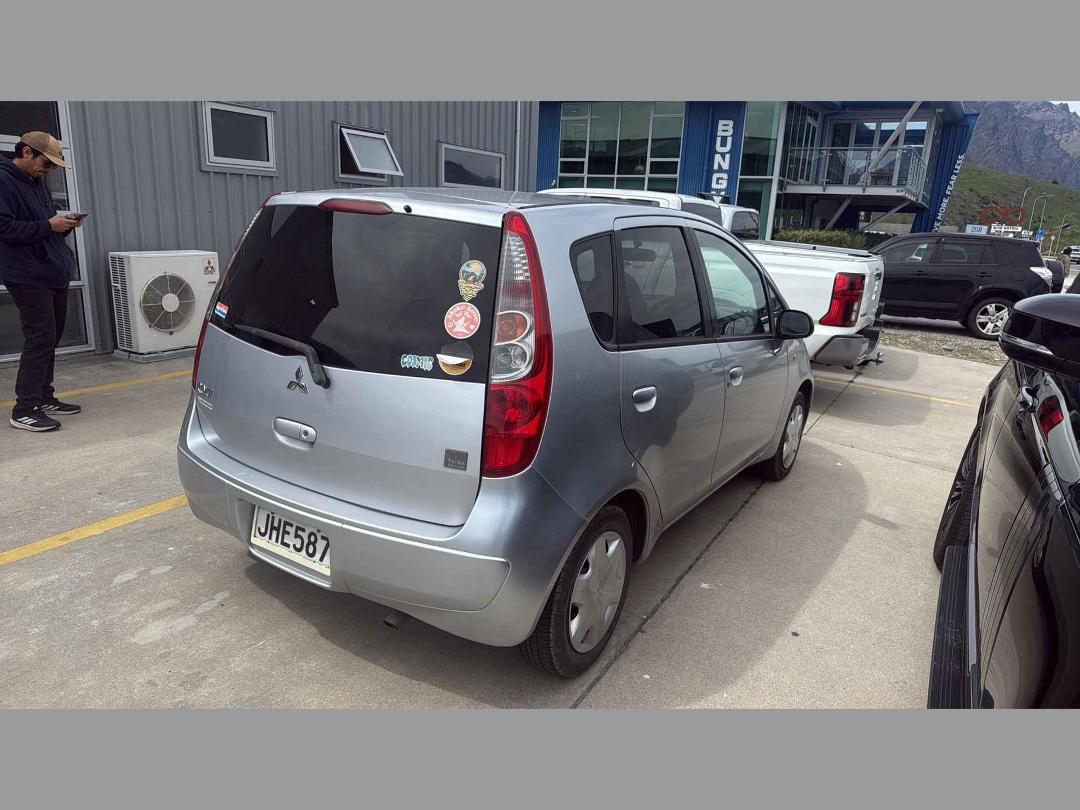 Photo '10' of Mitsubishi Colt RE:LAX Edition Photo '10' of Mitsubishi Colt RE:LAX Edition