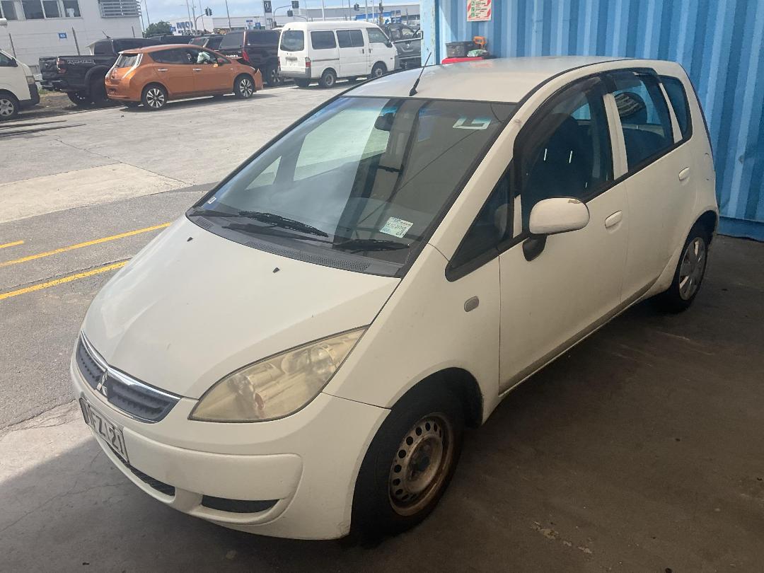 Photo '5' of Mitsubishi Colt Photo '5' of Mitsubishi Colt