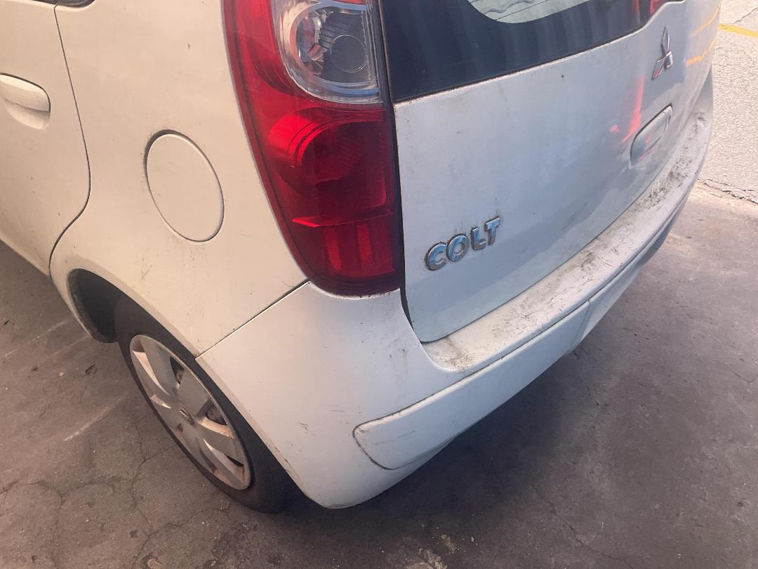 Photo '11' of Mitsubishi Colt Photo '11' of Mitsubishi Colt
