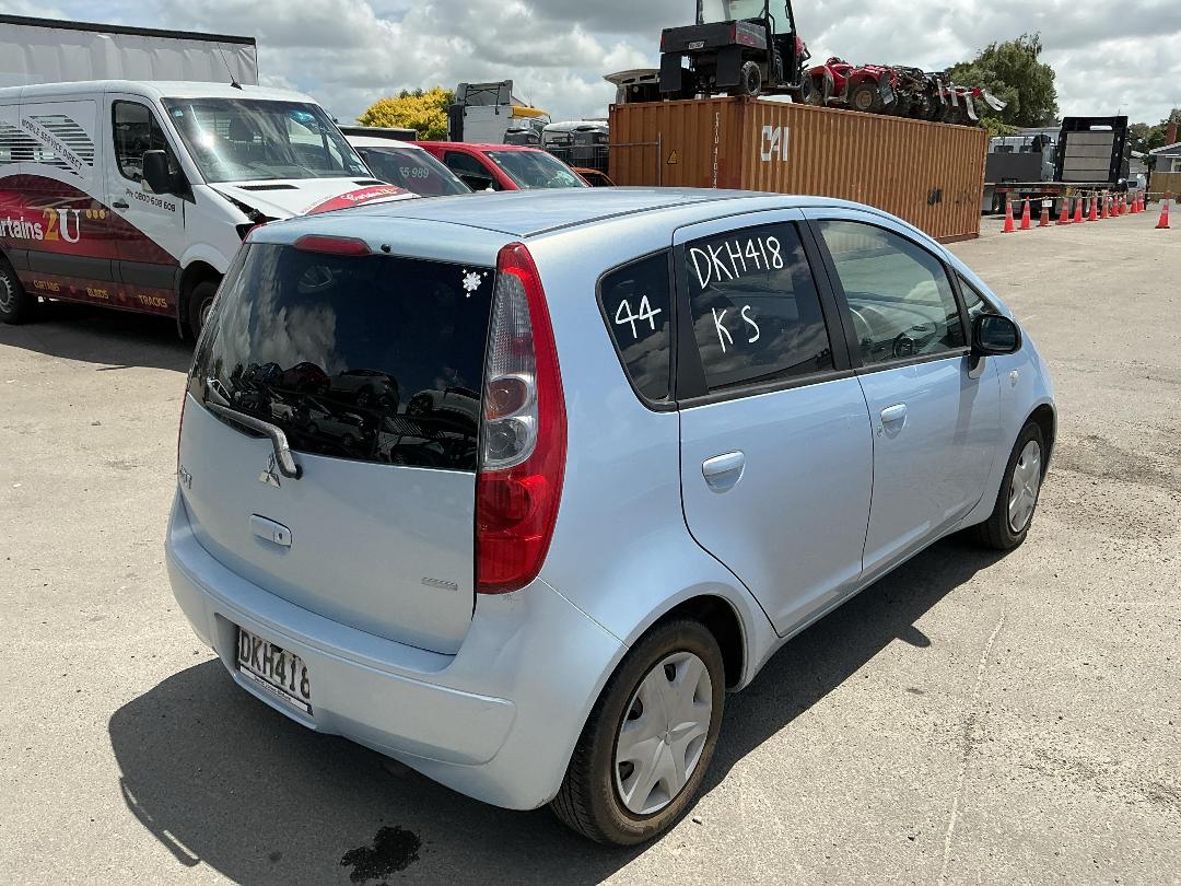 Photo '6' of Mitsubishi Colt LS