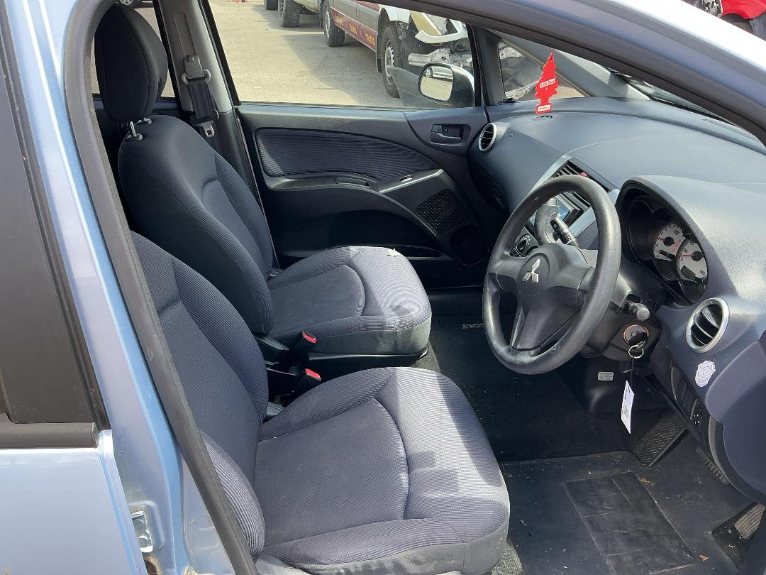 Photo '15' of Mitsubishi Colt LS