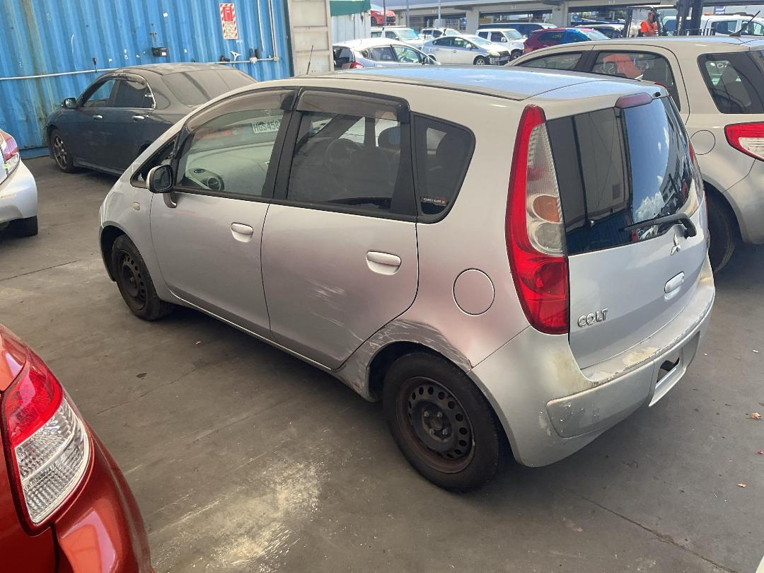 Photo '10' of Mitsubishi Colt