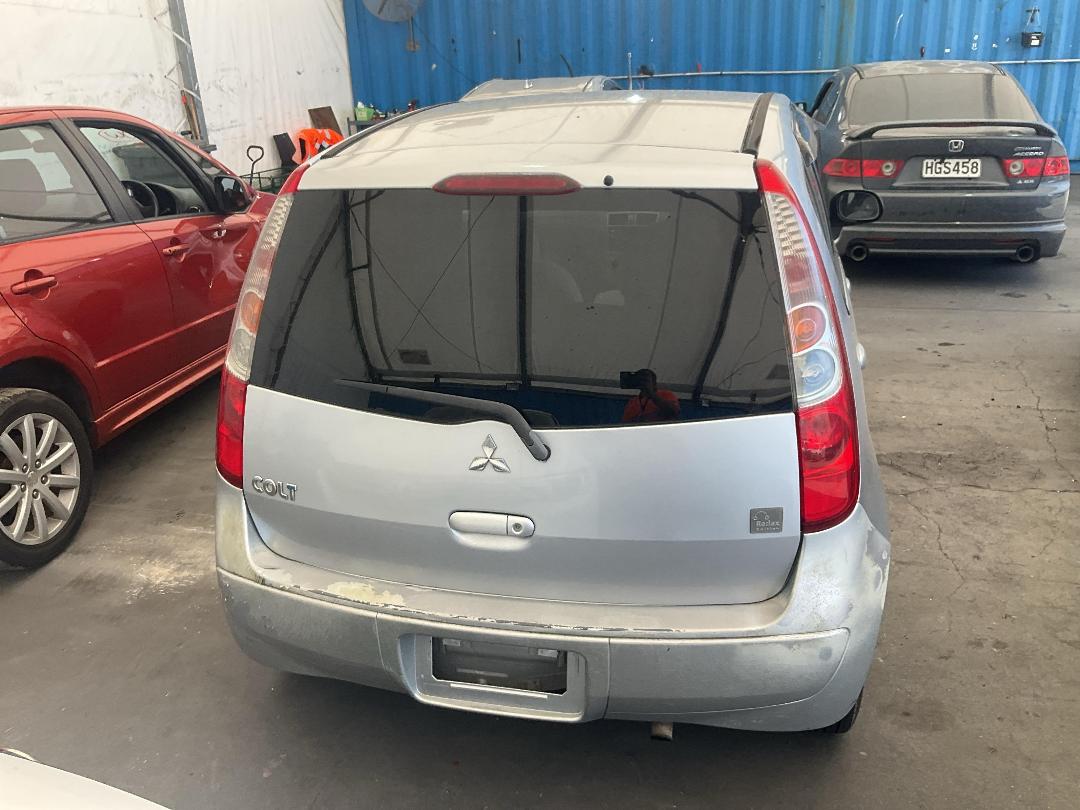 Photo '13' of Mitsubishi Colt