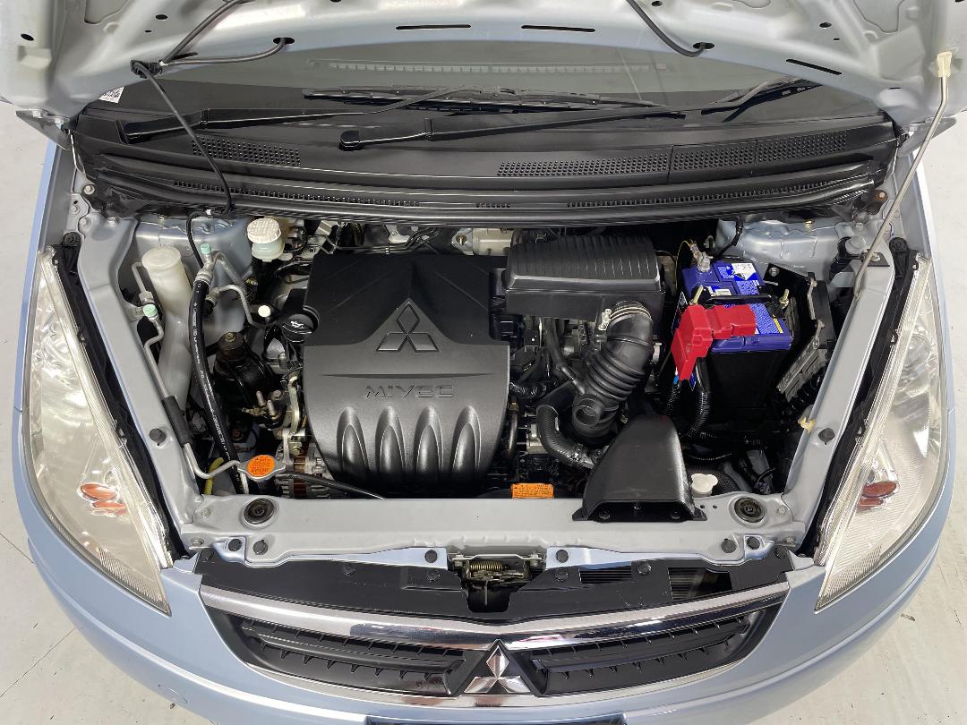 Photo '13' of Mitsubishi Colt