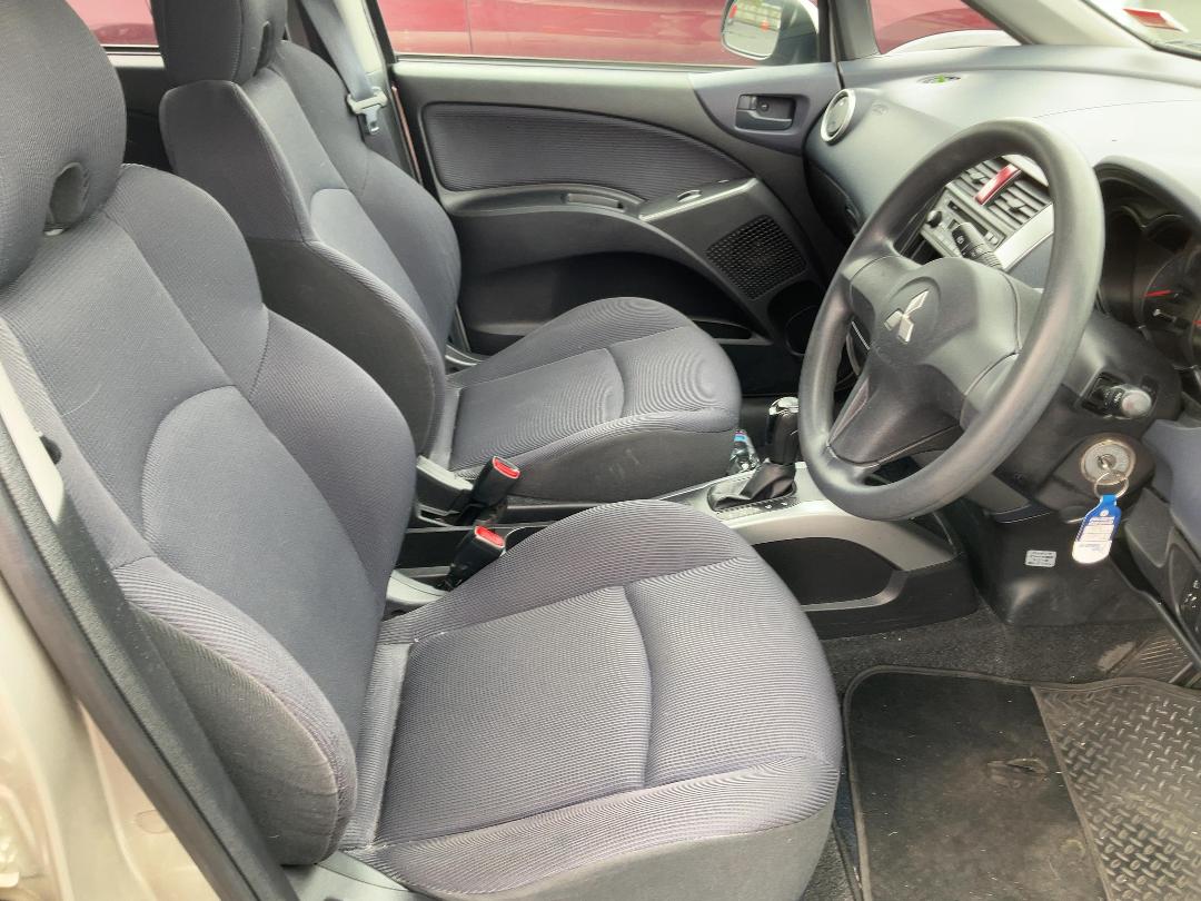 Photo '12' of Mitsubishi Colt