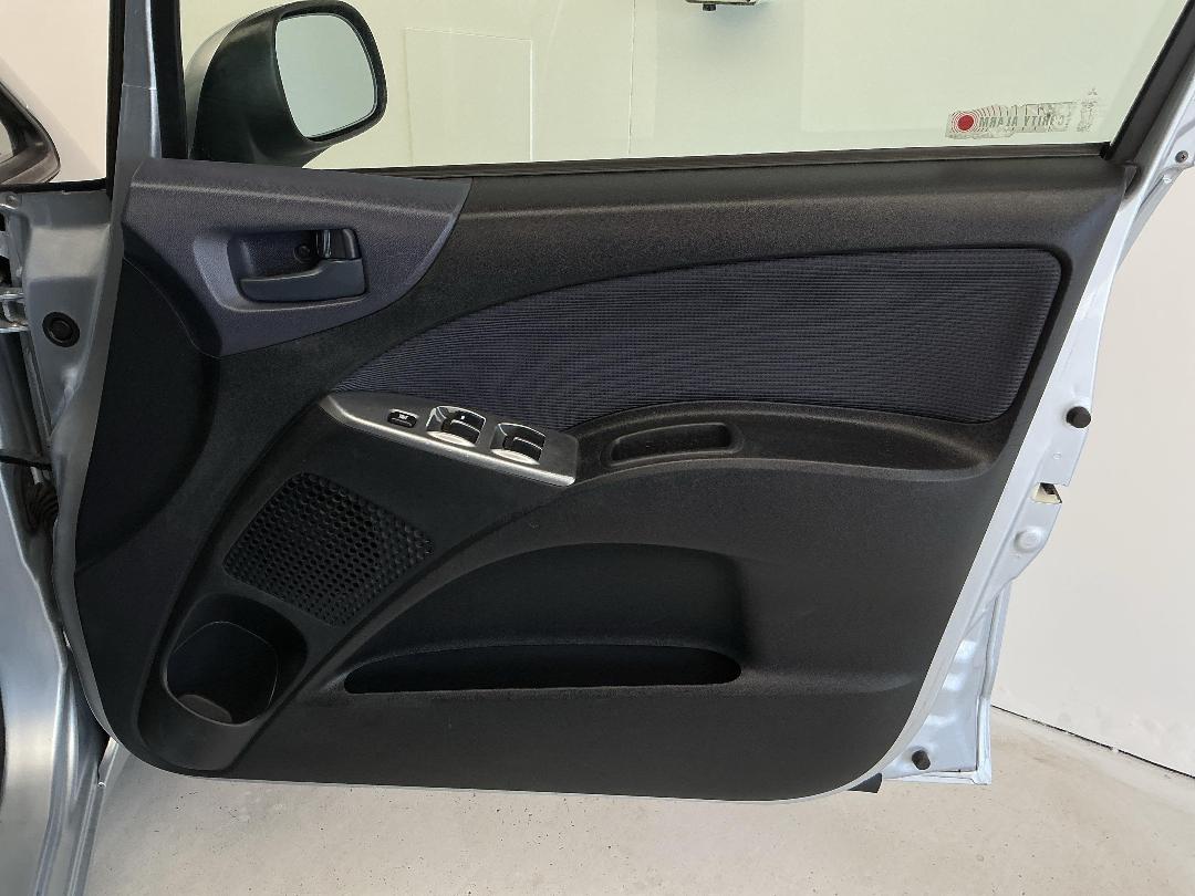 Photo '15' of Mitsubishi Colt Plus Photo '15' of Mitsubishi Colt Plus