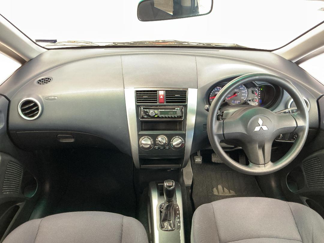 Photo '17' of Mitsubishi Colt Plus Photo '17' of Mitsubishi Colt Plus