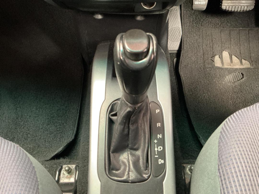 Photo '23' of Mitsubishi Colt Plus Photo '23' of Mitsubishi Colt Plus