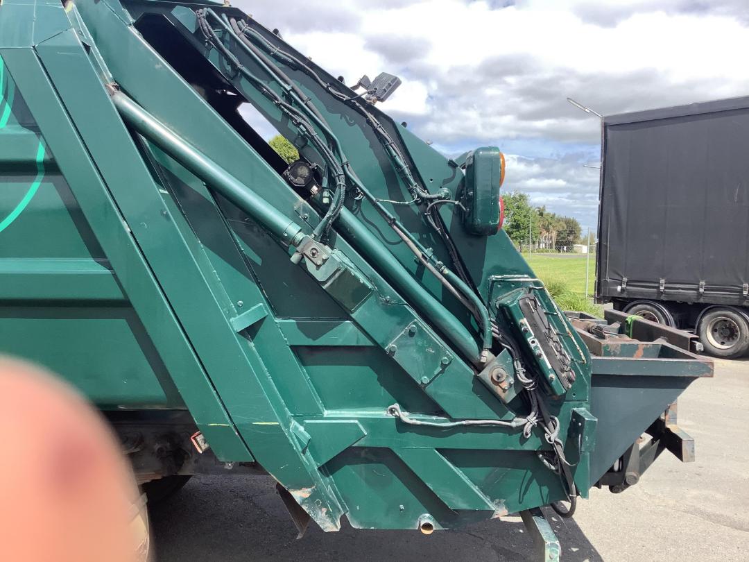 Photo '29' of Mitsubishi FUSO FIGHTER Rubbish Compactor Photo '29' of Mitsubishi FUSO FIGHTER Rubbish Compactor