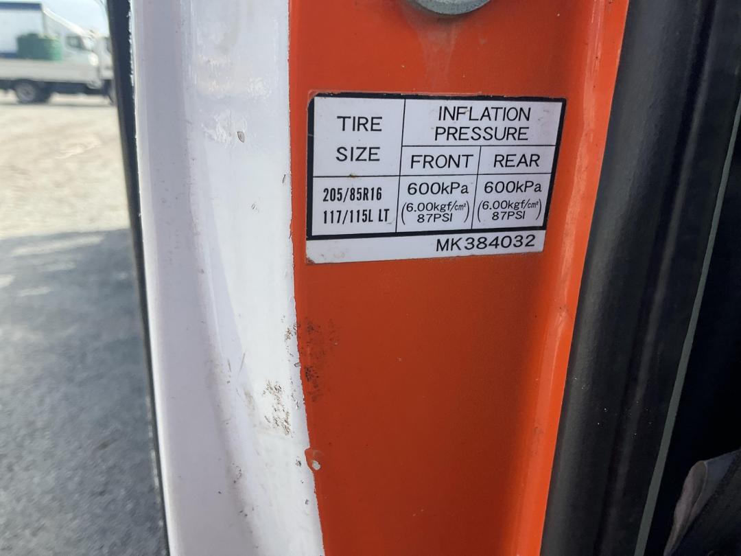 Photo '27' of MITSUBISHI FUSO CANTER FE112E6 Transporter