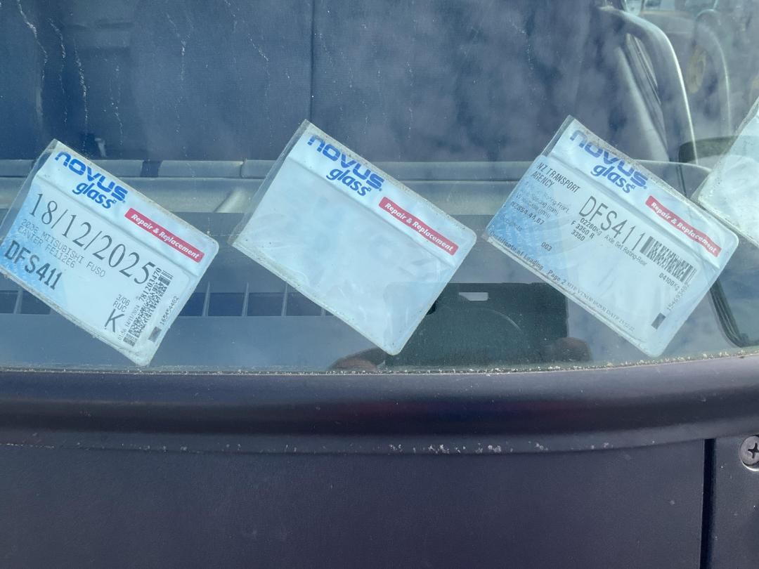 Photo '30' of MITSUBISHI FUSO CANTER FE112E6 Transporter