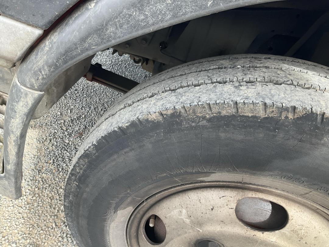 Photo '38' of MITSUBISHI FUSO CANTER FE112E6 Transporter