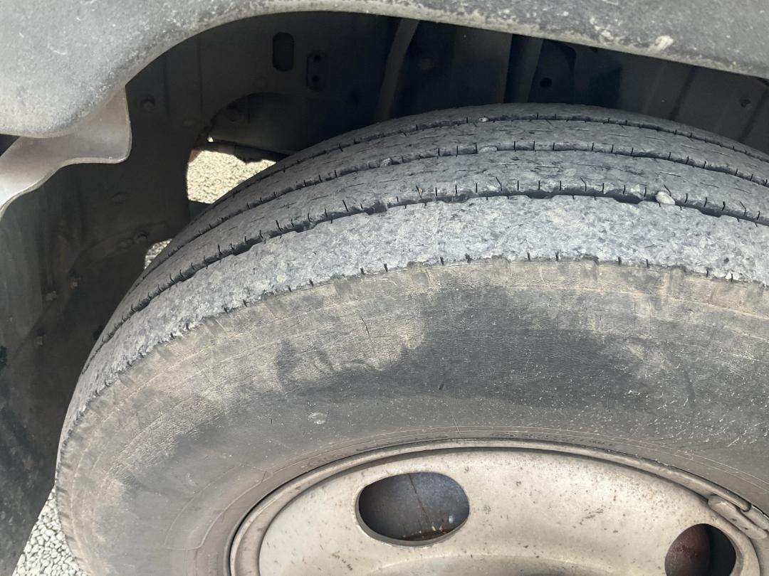 Photo '32' of MITSUBISHI FUSO CANTER FE112E6 Transporter