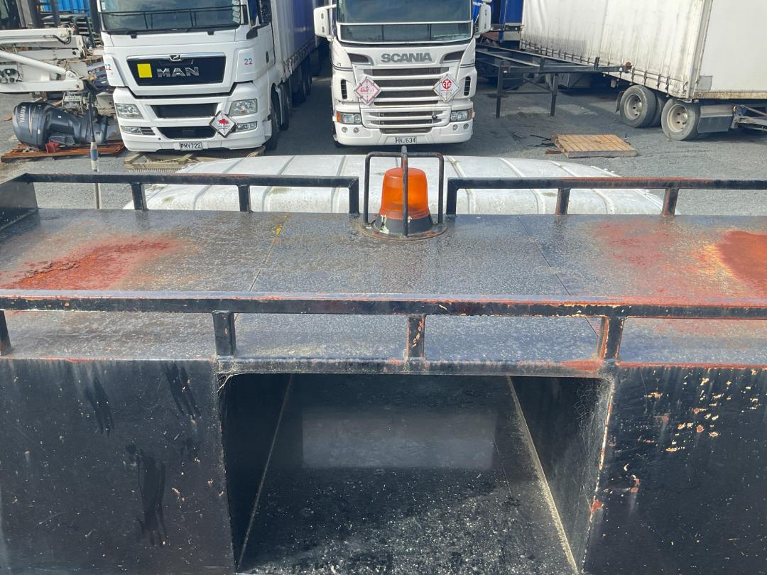 Photo '21' of MITSUBISHI FUSO CANTER FE112E6 Transporter