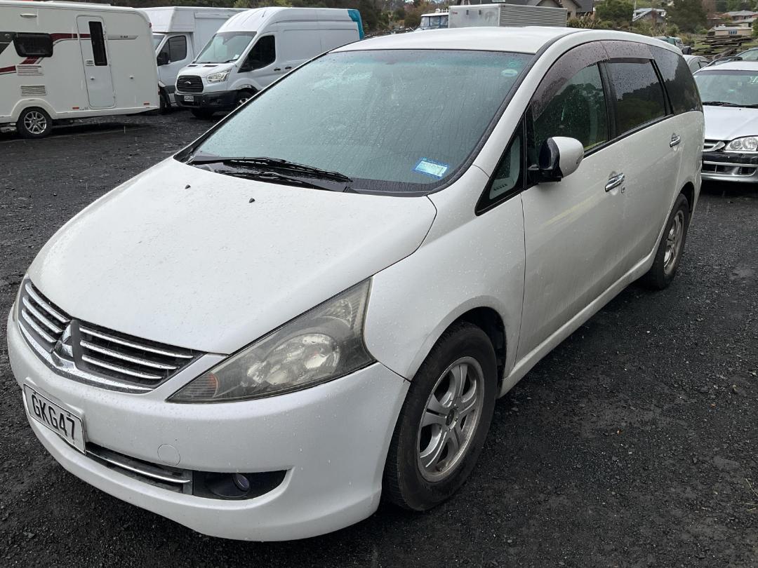 Photo '4' of Mitsubishi Grandis Photo '4' of Mitsubishi Grandis