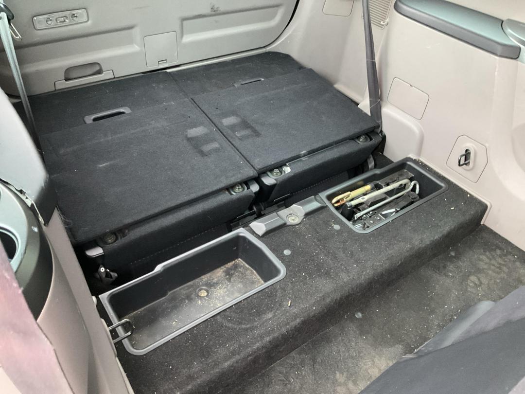 Photo '13' of Mitsubishi Grandis Photo '13' of Mitsubishi Grandis