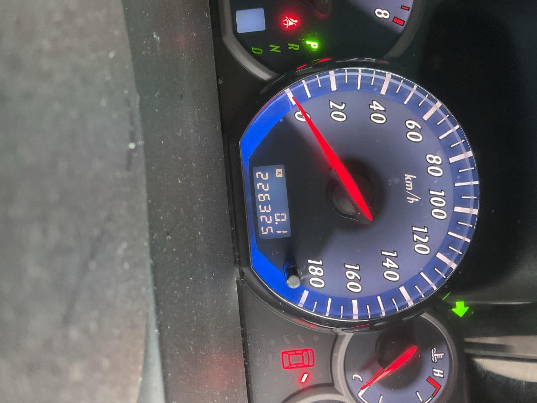 Photo '17' of Mitsubishi Grandis Photo '17' of Mitsubishi Grandis