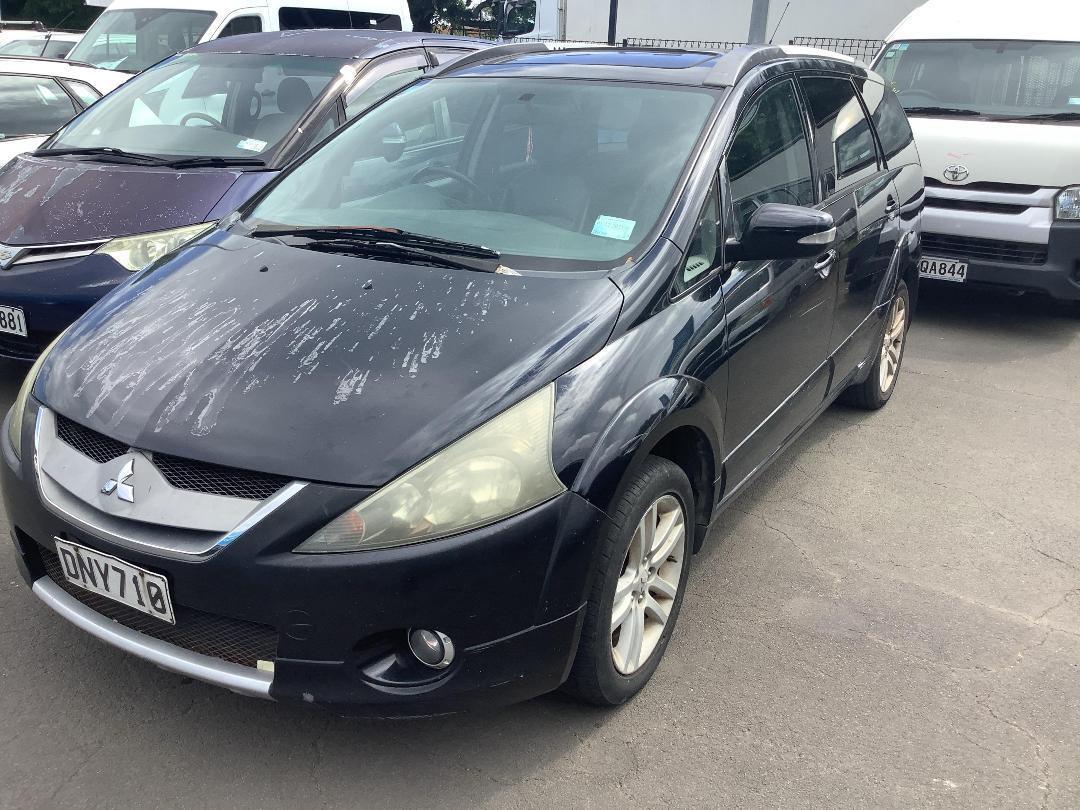 Photo '3' of Mitsubishi Grandis VRX Photo '3' of Mitsubishi Grandis VRX