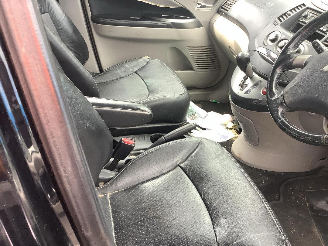 Photo '9' of Mitsubishi Grandis VRX Photo '9' of Mitsubishi Grandis VRX