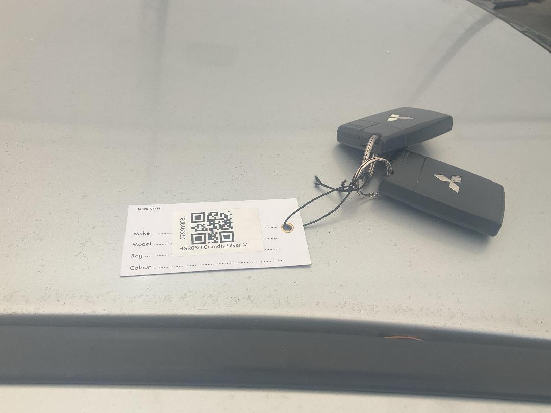 Photo '20' of Mitsubishi Grandis