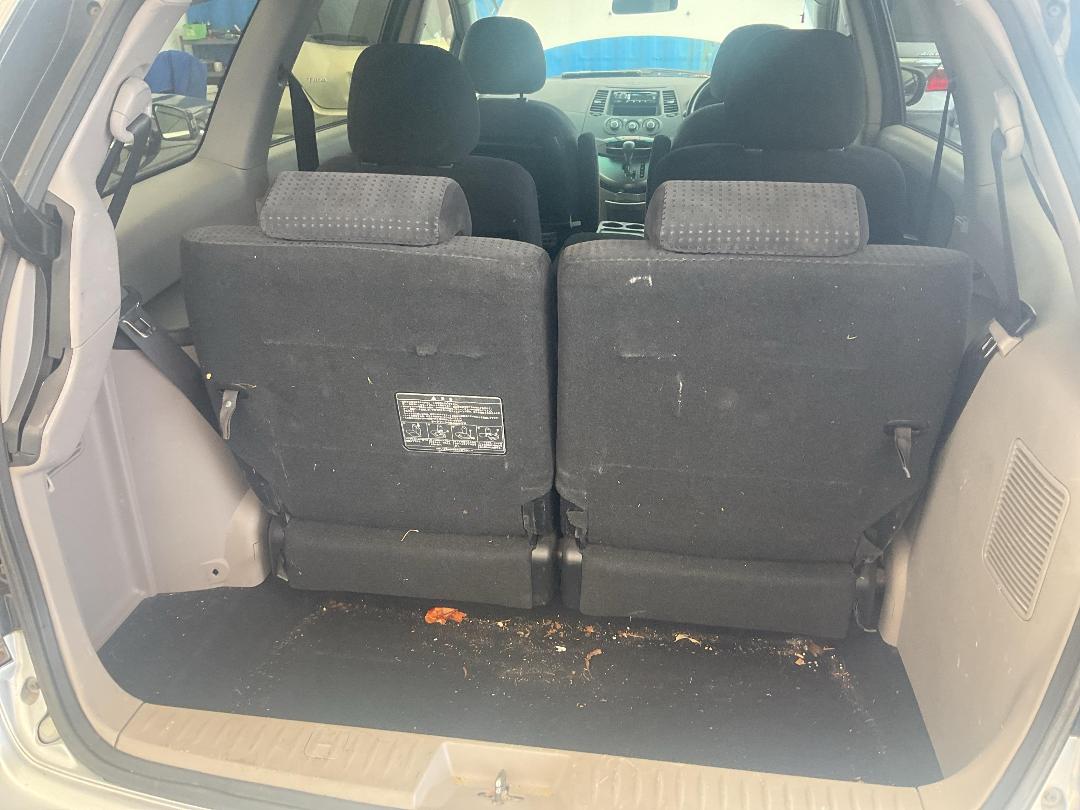 Photo '24' of Mitsubishi Grandis