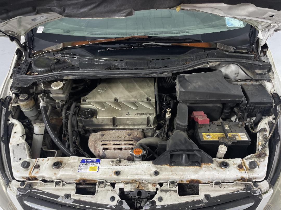 Photo '11' of Mitsubishi Grandis