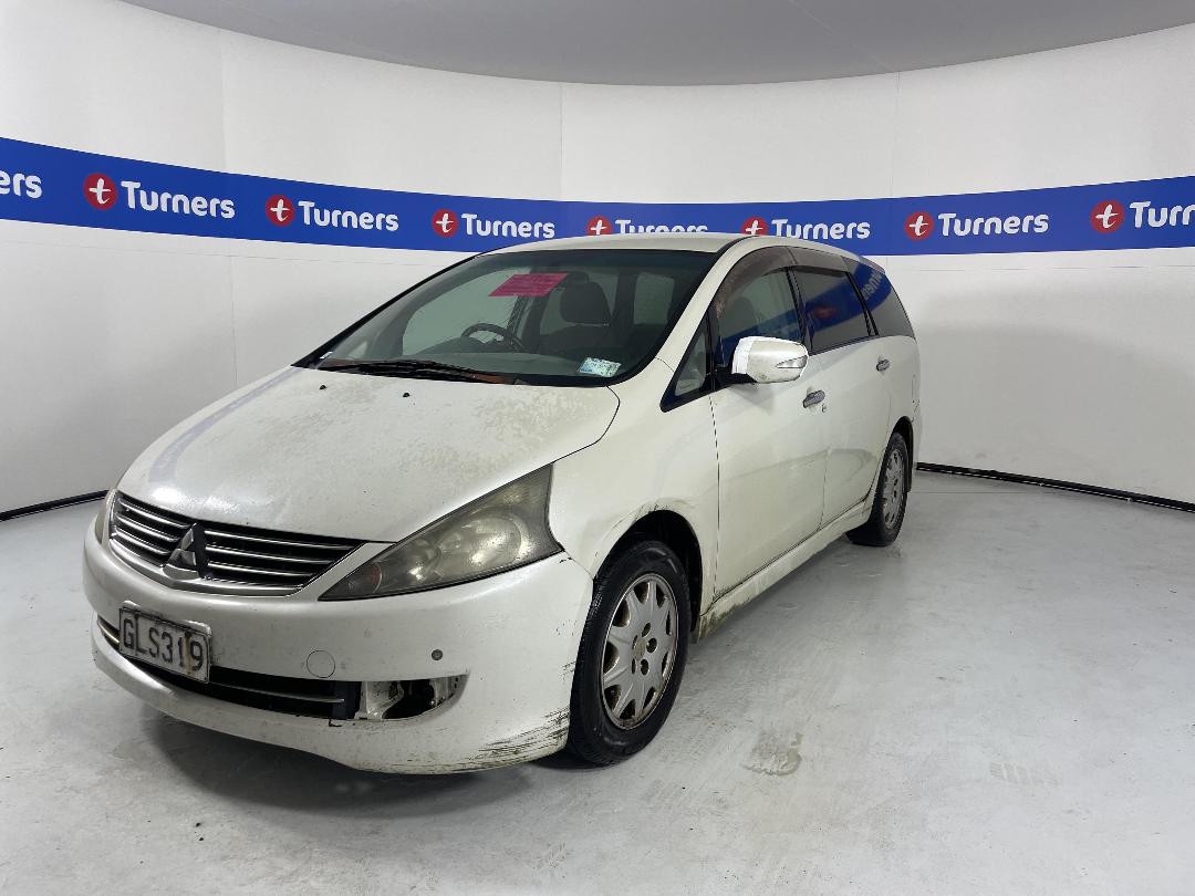 Photo '3' of Mitsubishi Grandis