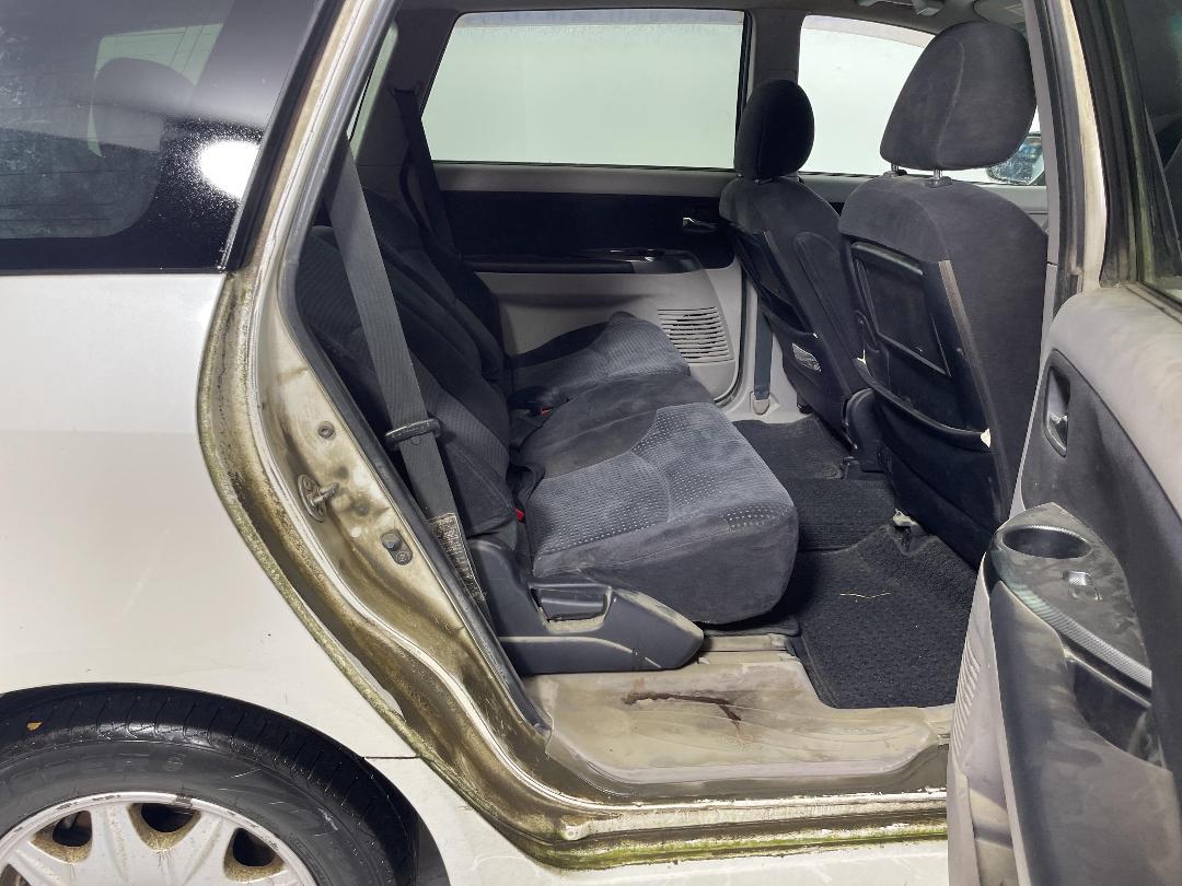 Photo '18' of Mitsubishi Grandis