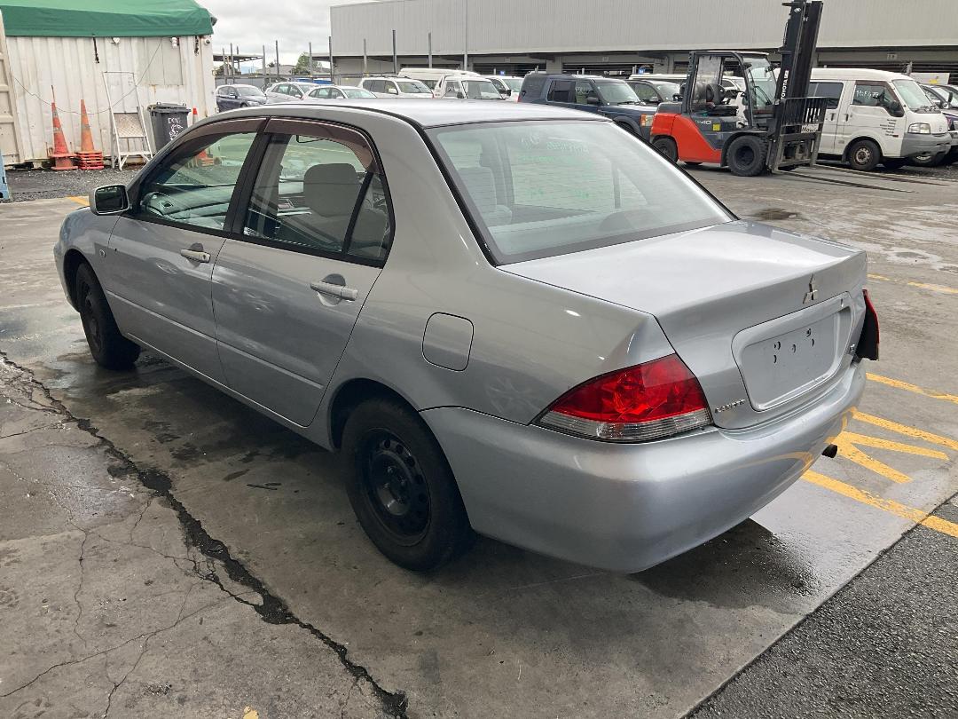 Photo '12' of Mitsubishi Lancer Photo '12' of Mitsubishi Lancer