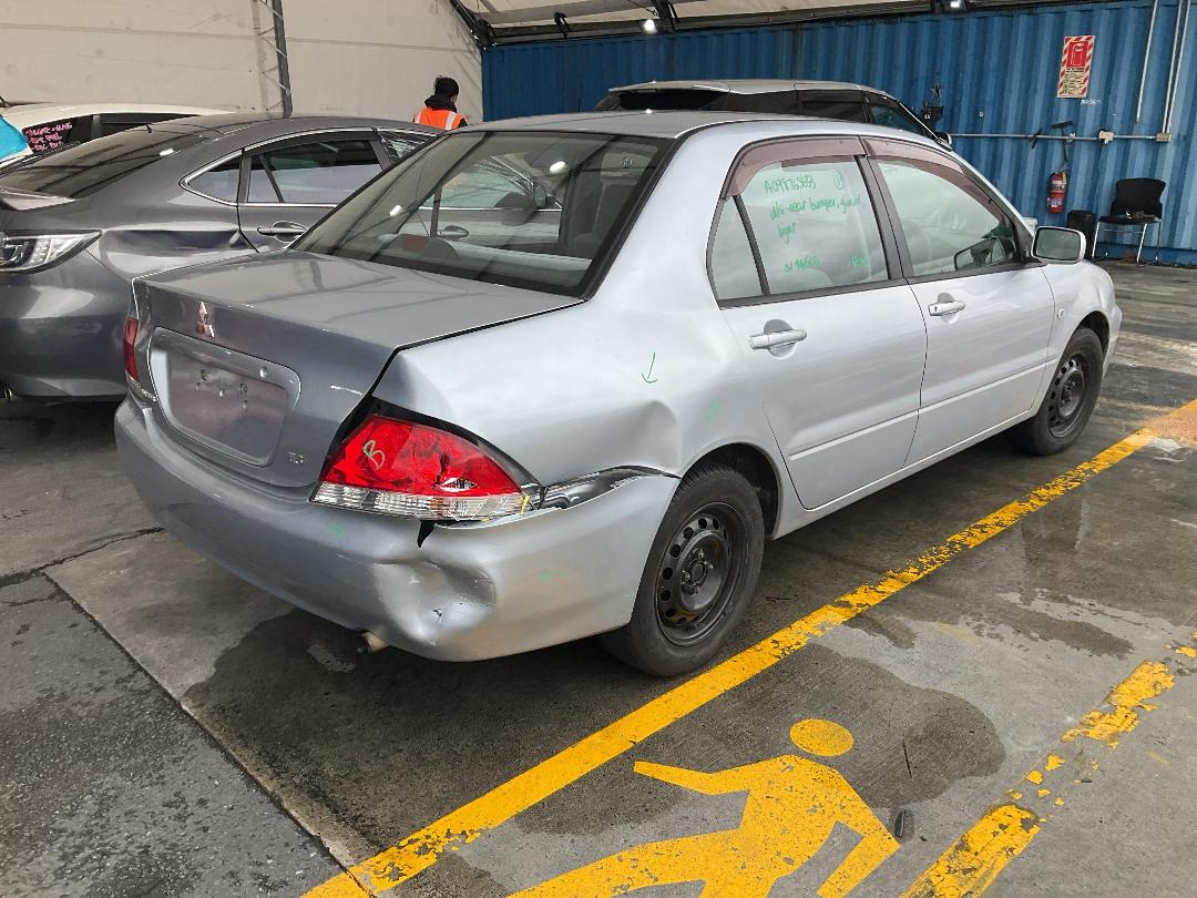 Photo '16' of Mitsubishi Lancer Photo '16' of Mitsubishi Lancer