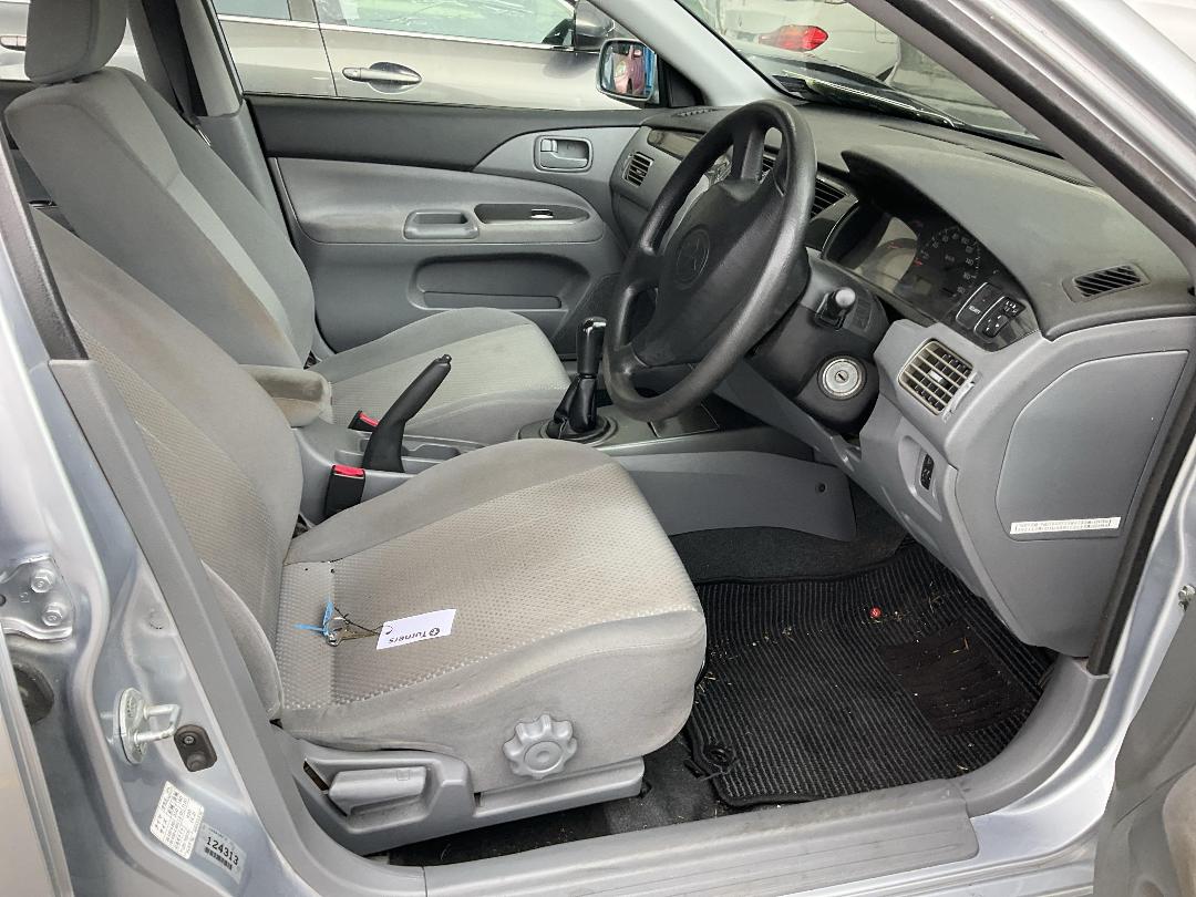 Photo '21' of Mitsubishi Lancer Photo '21' of Mitsubishi Lancer