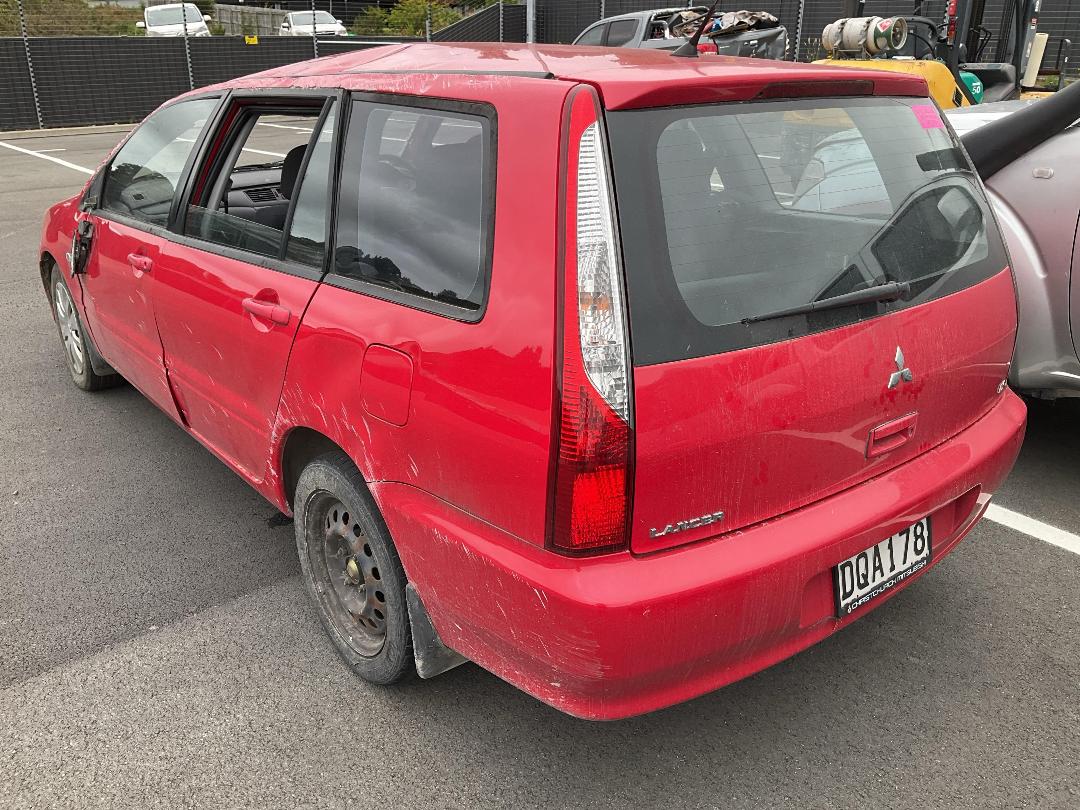 Photo '3' of Mitsubishi Lancer ES Photo '3' of Mitsubishi Lancer ES