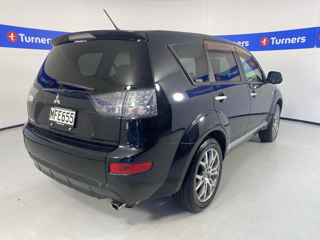 Photo '7' of Mitsubishi Outlander