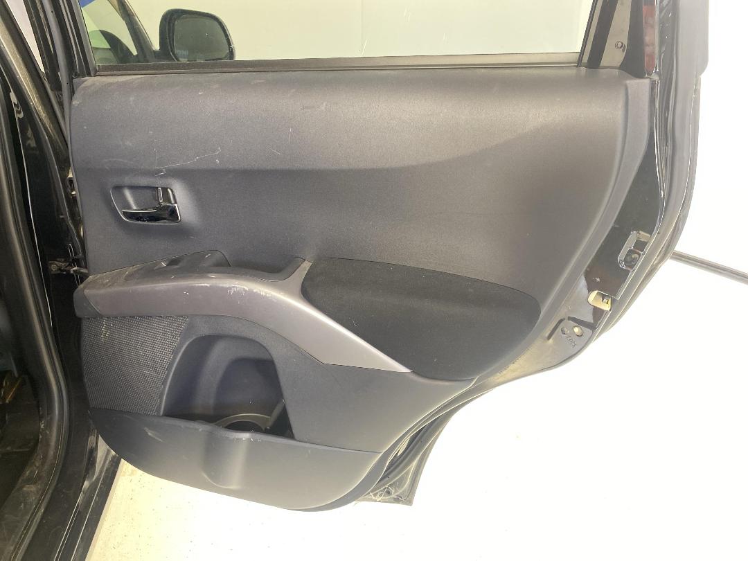 Photo '19' of Mitsubishi Outlander