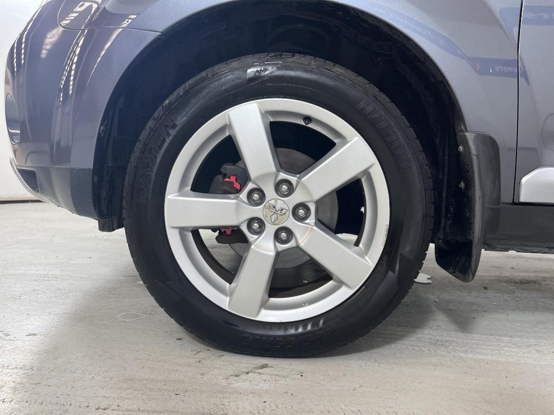 Photo '10' of Mitsubishi Outlander