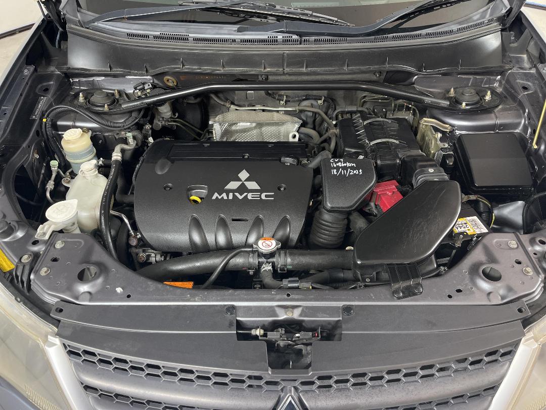 Photo '13' of Mitsubishi Outlander