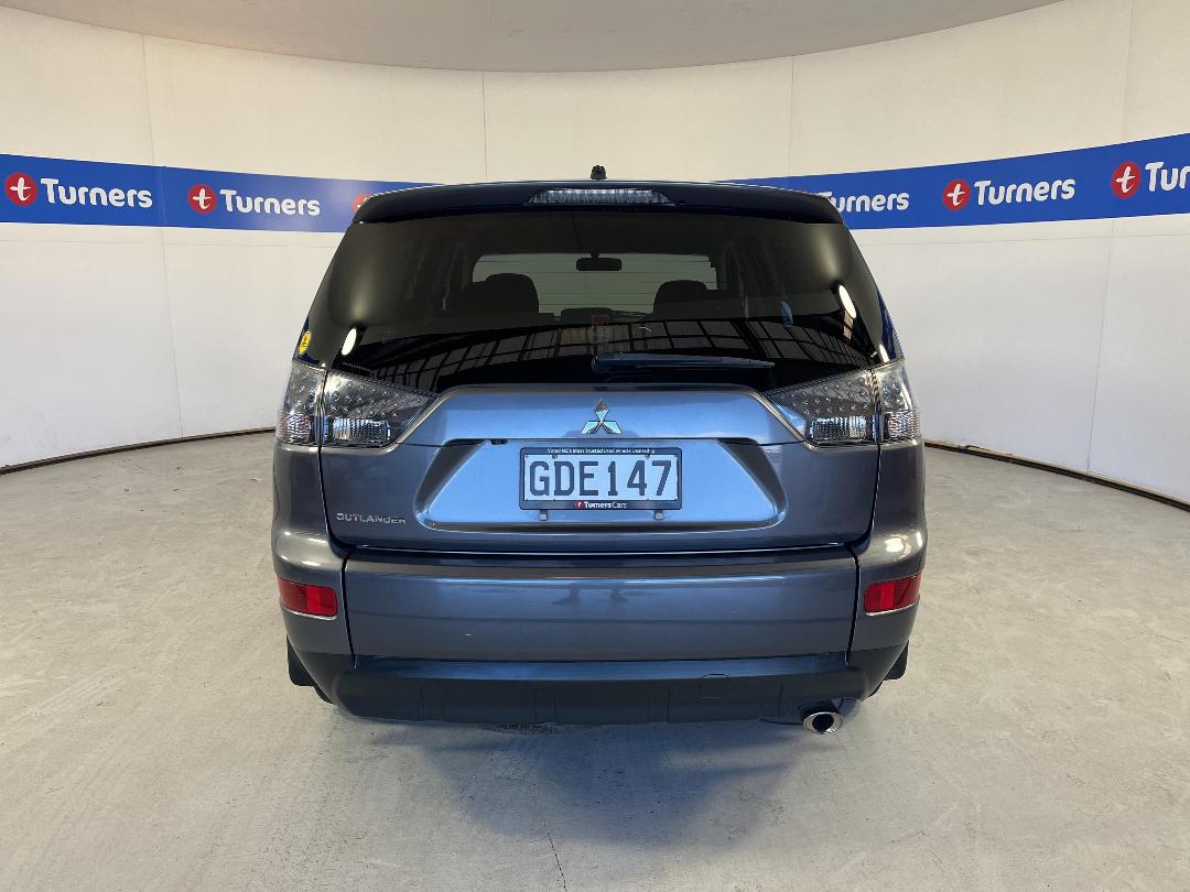 Photo '6' of Mitsubishi Outlander